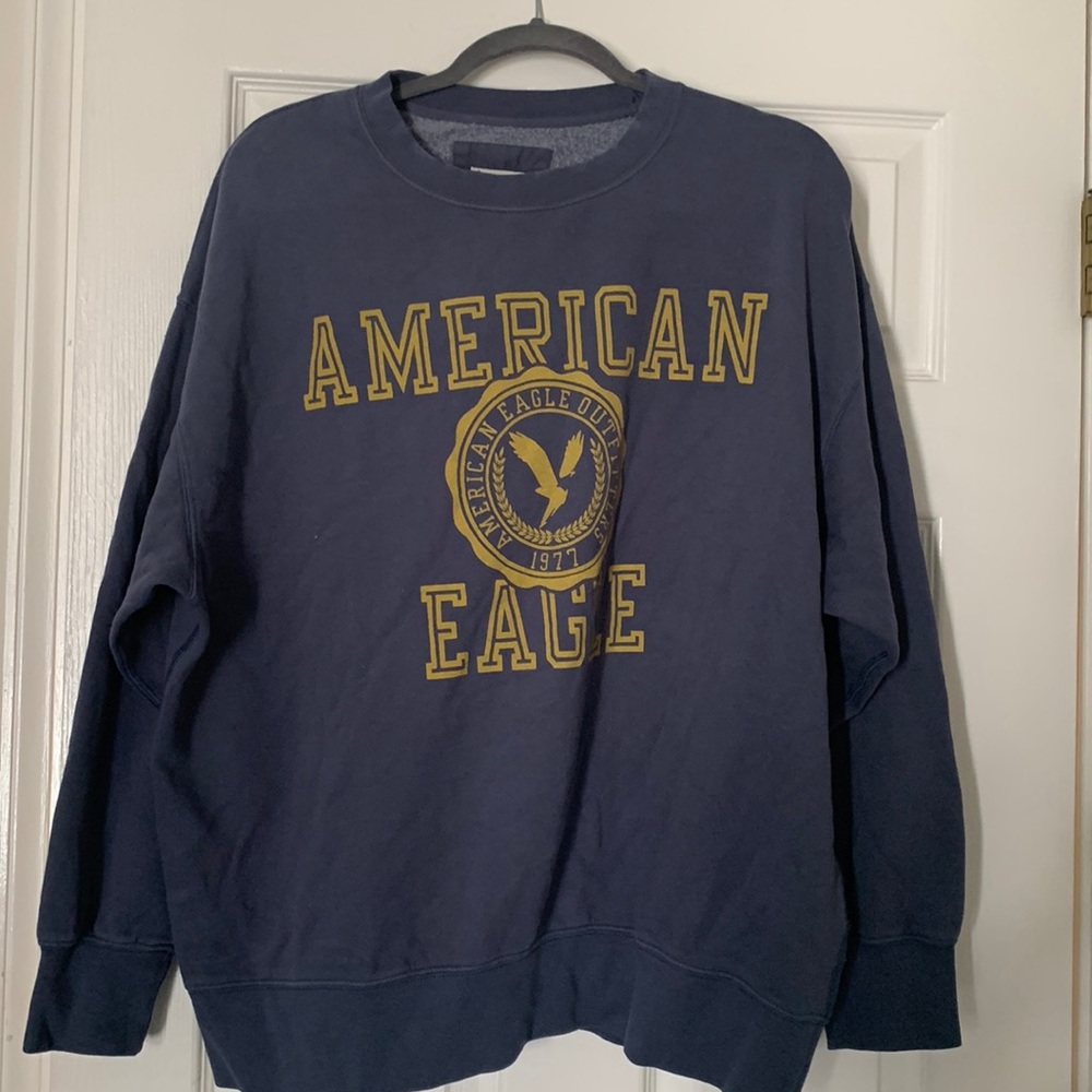 American eagle crew neck. Size large. Never worn